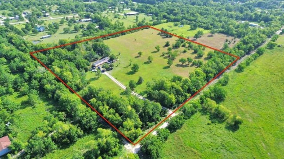 Picture of Residential Land For Sale in Dayton, Texas, United States