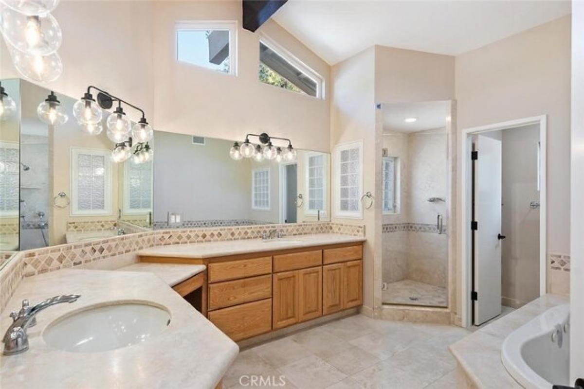 Picture of Home For Sale in Thousand Oaks, California, United States