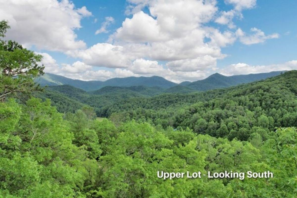 Picture of Residential Land For Sale in Franklin, North Carolina, United States