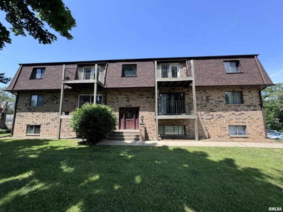 Picture of Home For Sale in Moline, Illinois, United States