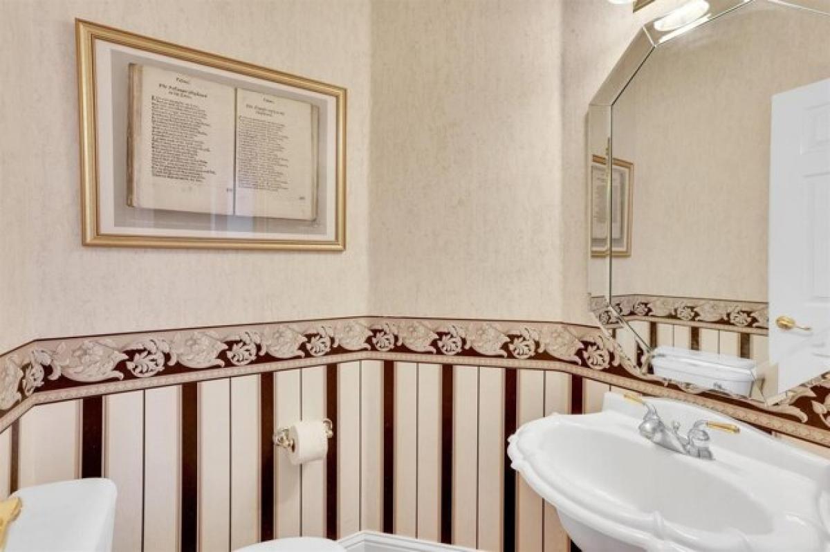 Picture of Home For Sale in Southlake, Texas, United States