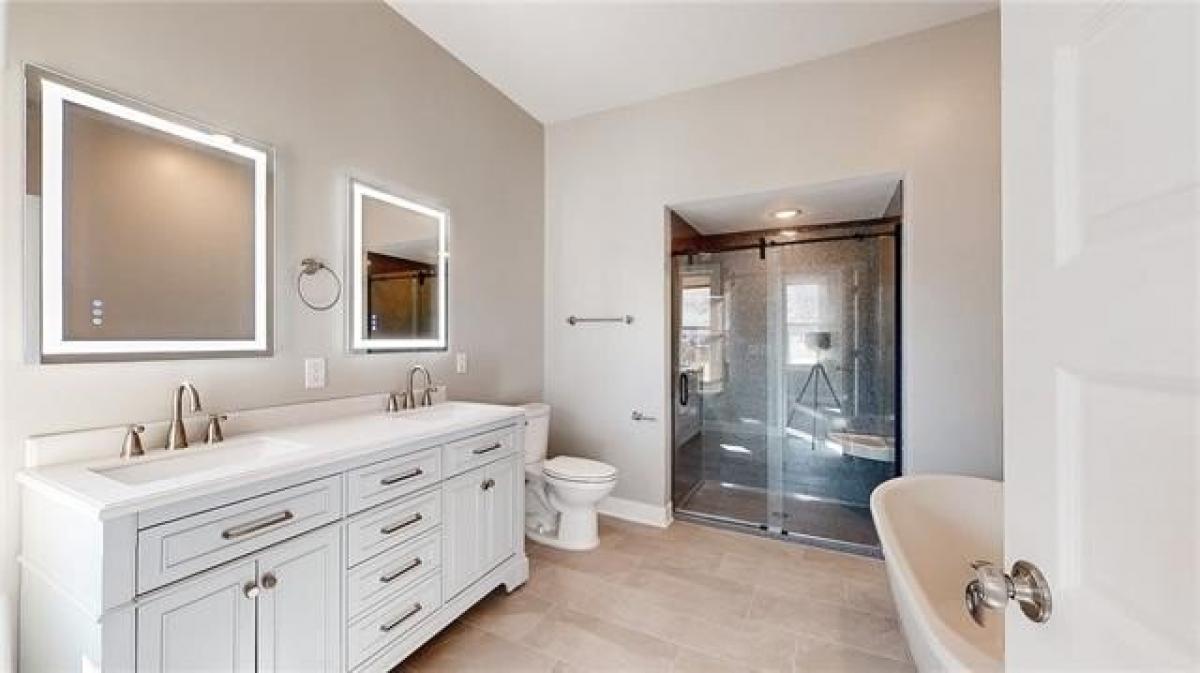 Picture of Home For Sale in Saint Joseph, Missouri, United States