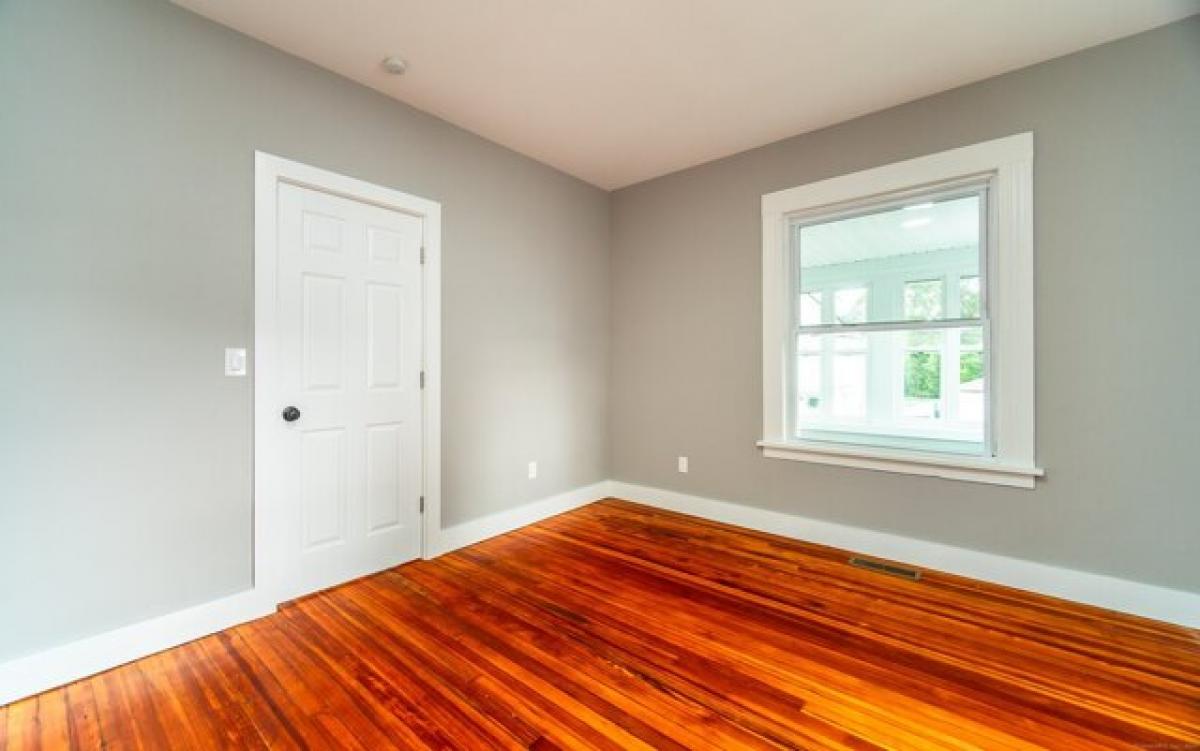 Picture of Home For Sale in Bridgeport, Connecticut, United States