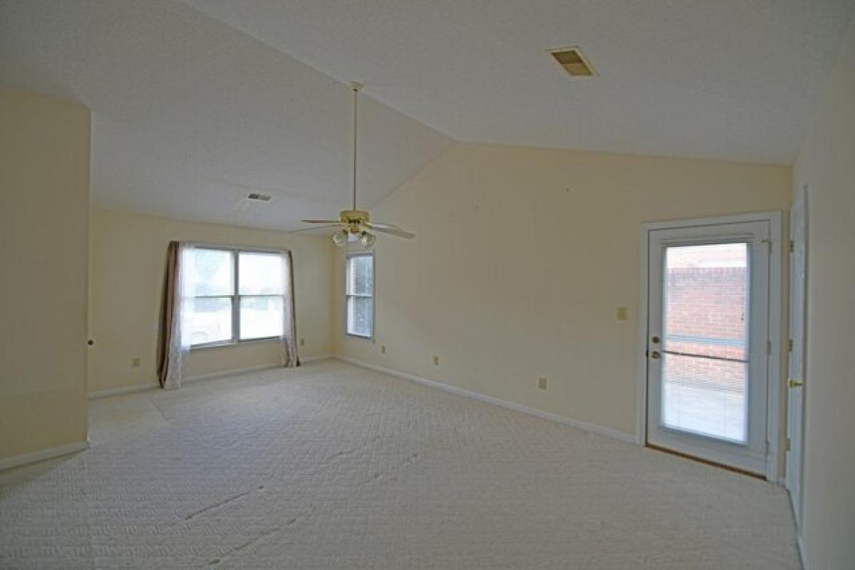 Picture of Home For Sale in Greenwood, South Carolina, United States