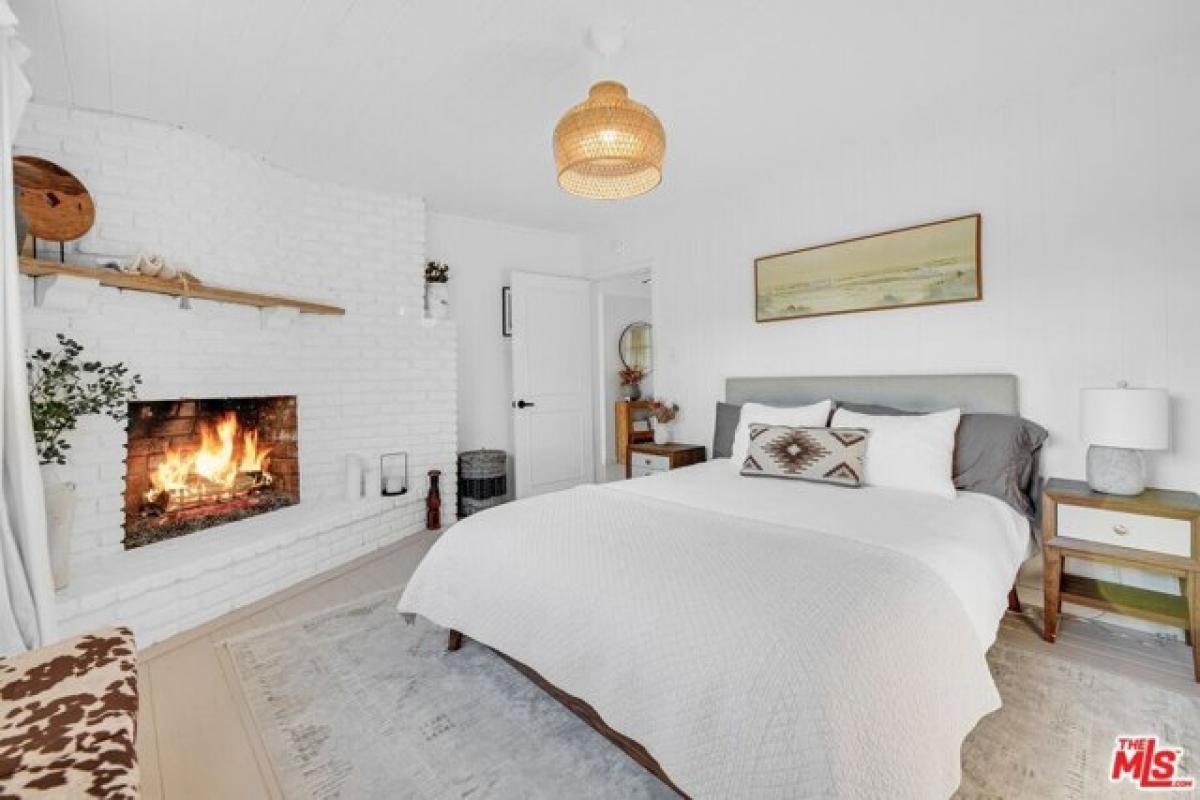 Picture of Home For Sale in Malibu, California, United States