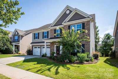 Home For Sale in Matthews, North Carolina
