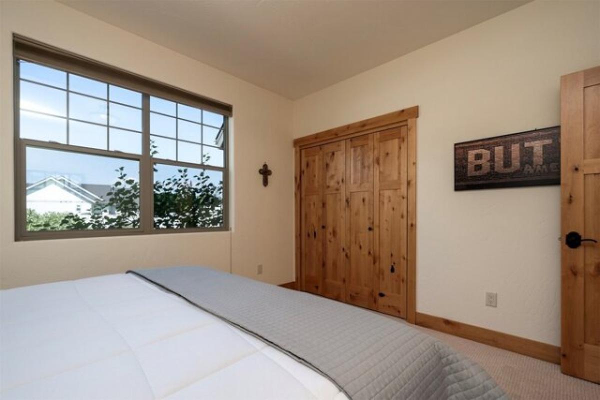 Picture of Home For Sale in Kalispell, Montana, United States