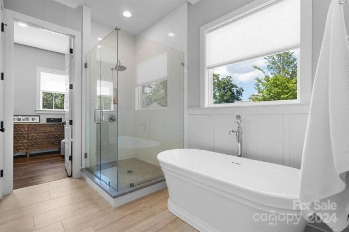 Picture of Home For Sale in Belmont, North Carolina, United States