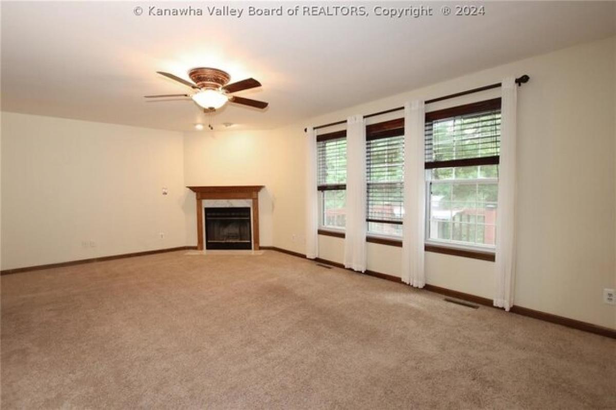 Picture of Home For Sale in Charleston, West Virginia, United States