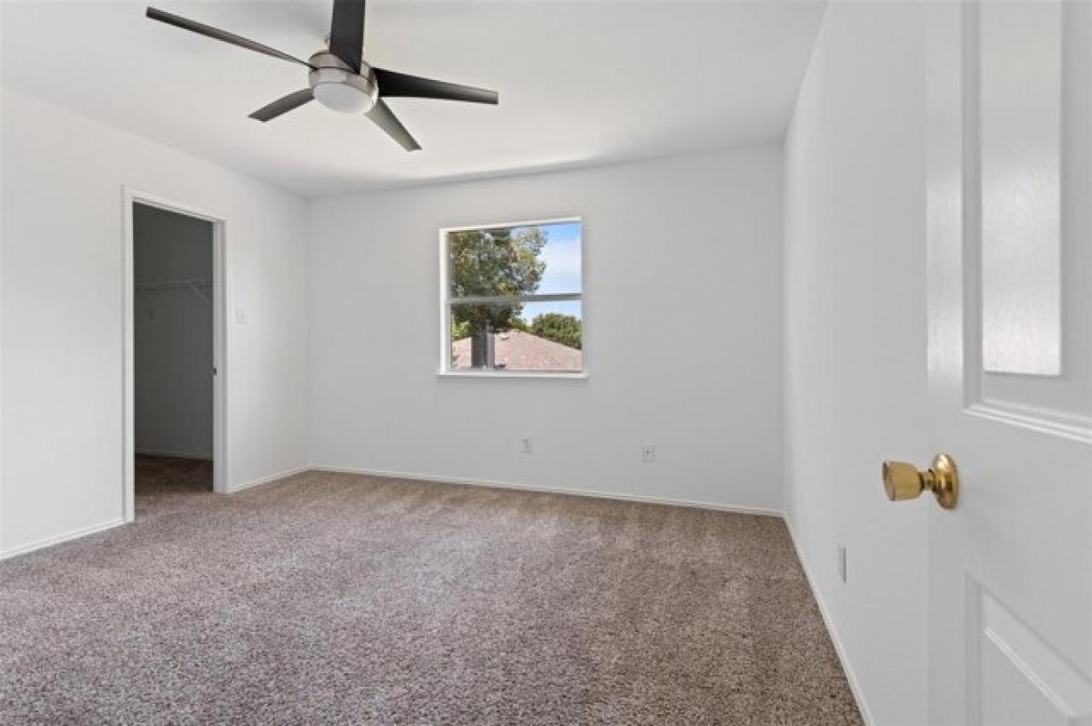 Picture of Home For Sale in Denton, Texas, United States