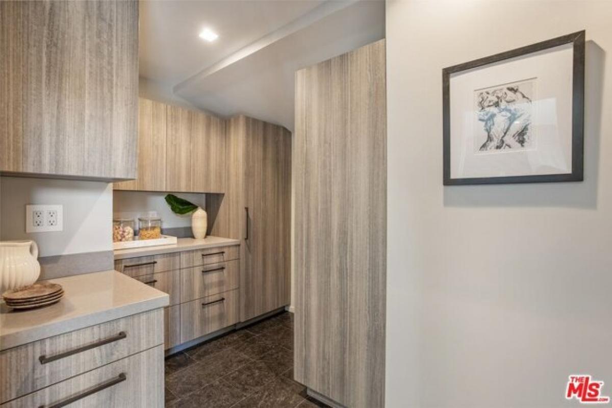 Picture of Home For Sale in Malibu, California, United States