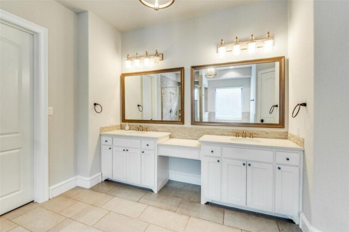 Picture of Home For Sale in Irving, Texas, United States