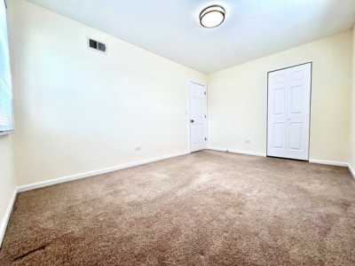 Home For Rent in Wheeling, Illinois