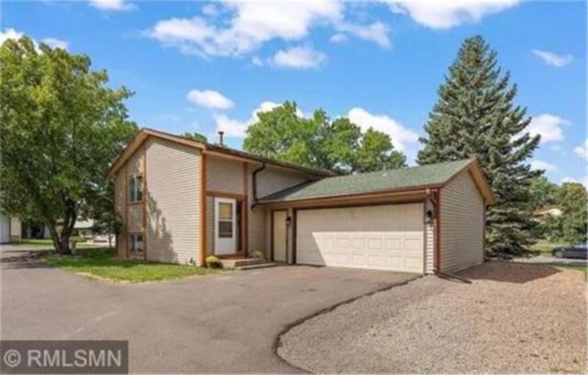 Picture of Home For Sale in Maple Grove, Minnesota, United States