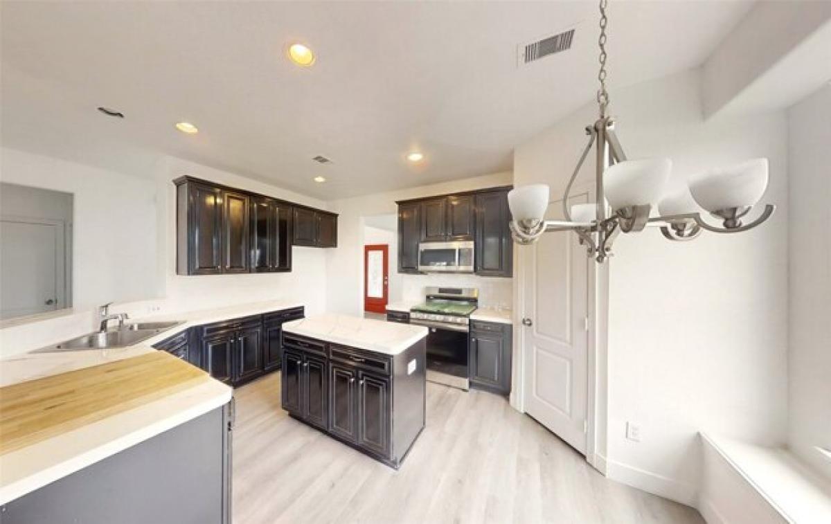 Picture of Home For Sale in Alvin, Texas, United States