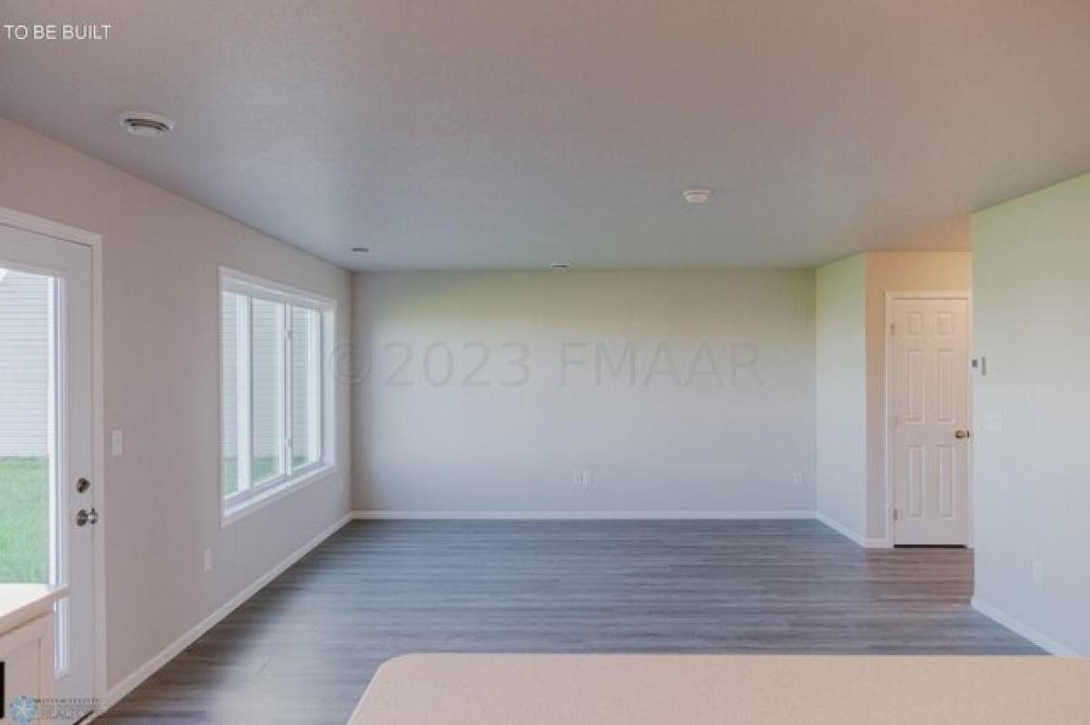 Picture of Home For Sale in Moorhead, Minnesota, United States