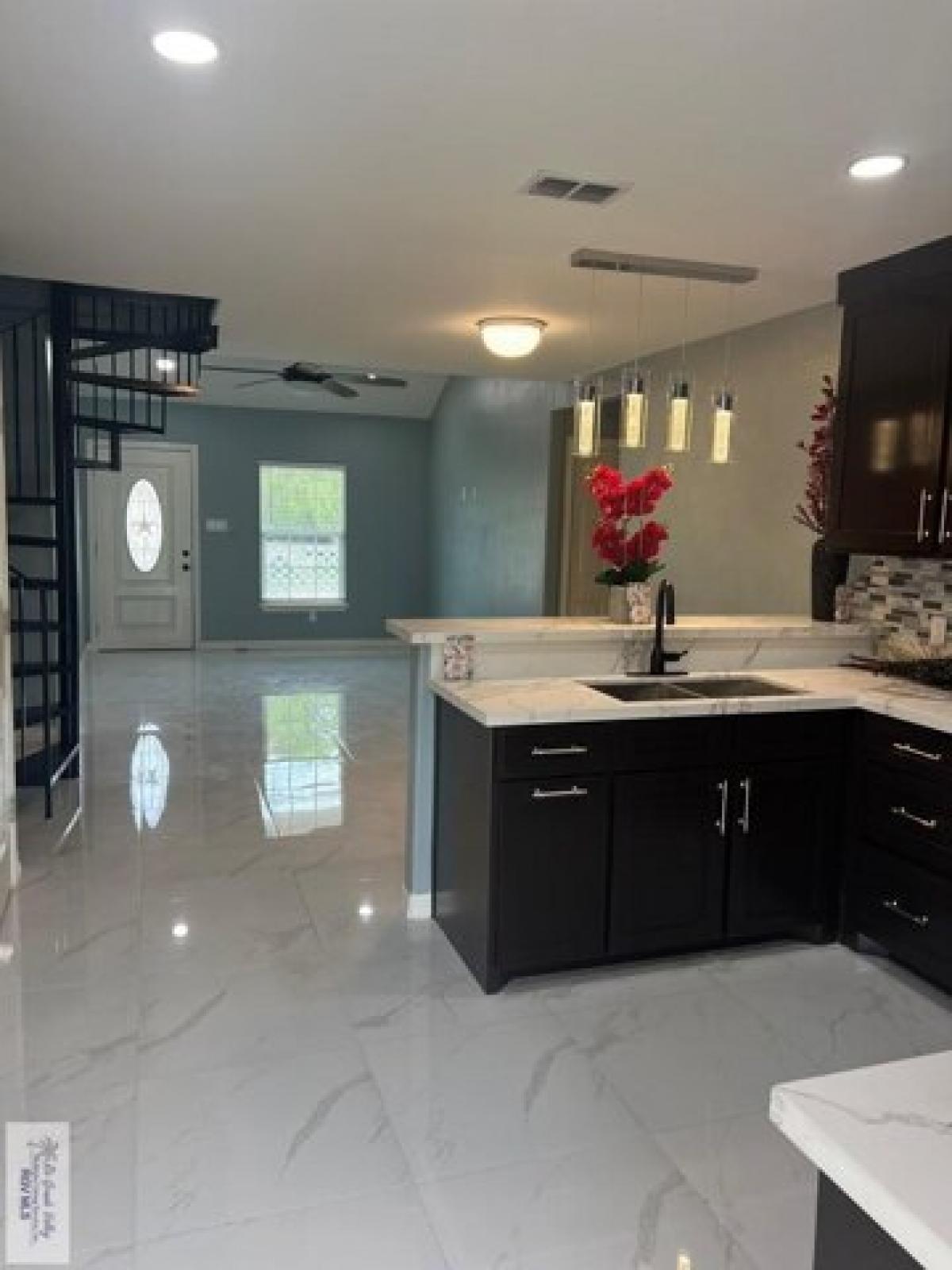 Picture of Home For Sale in Harlingen, Texas, United States