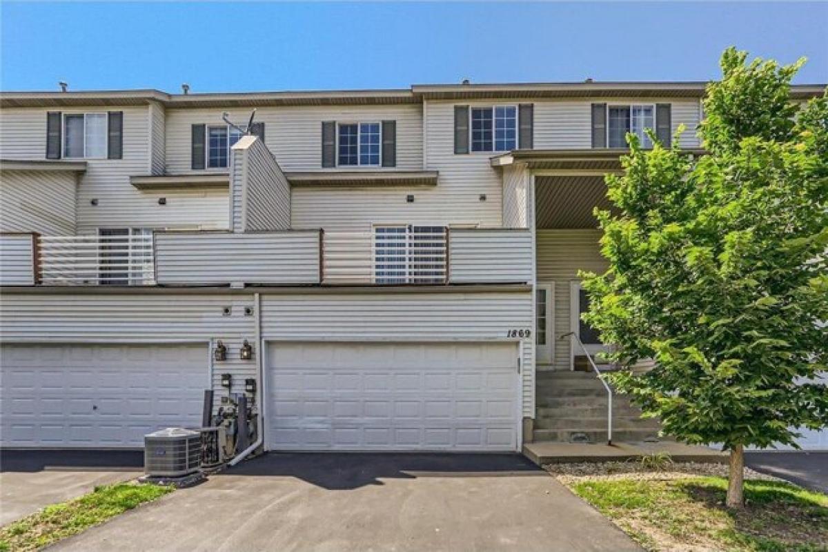 Picture of Home For Sale in Burnsville, Minnesota, United States