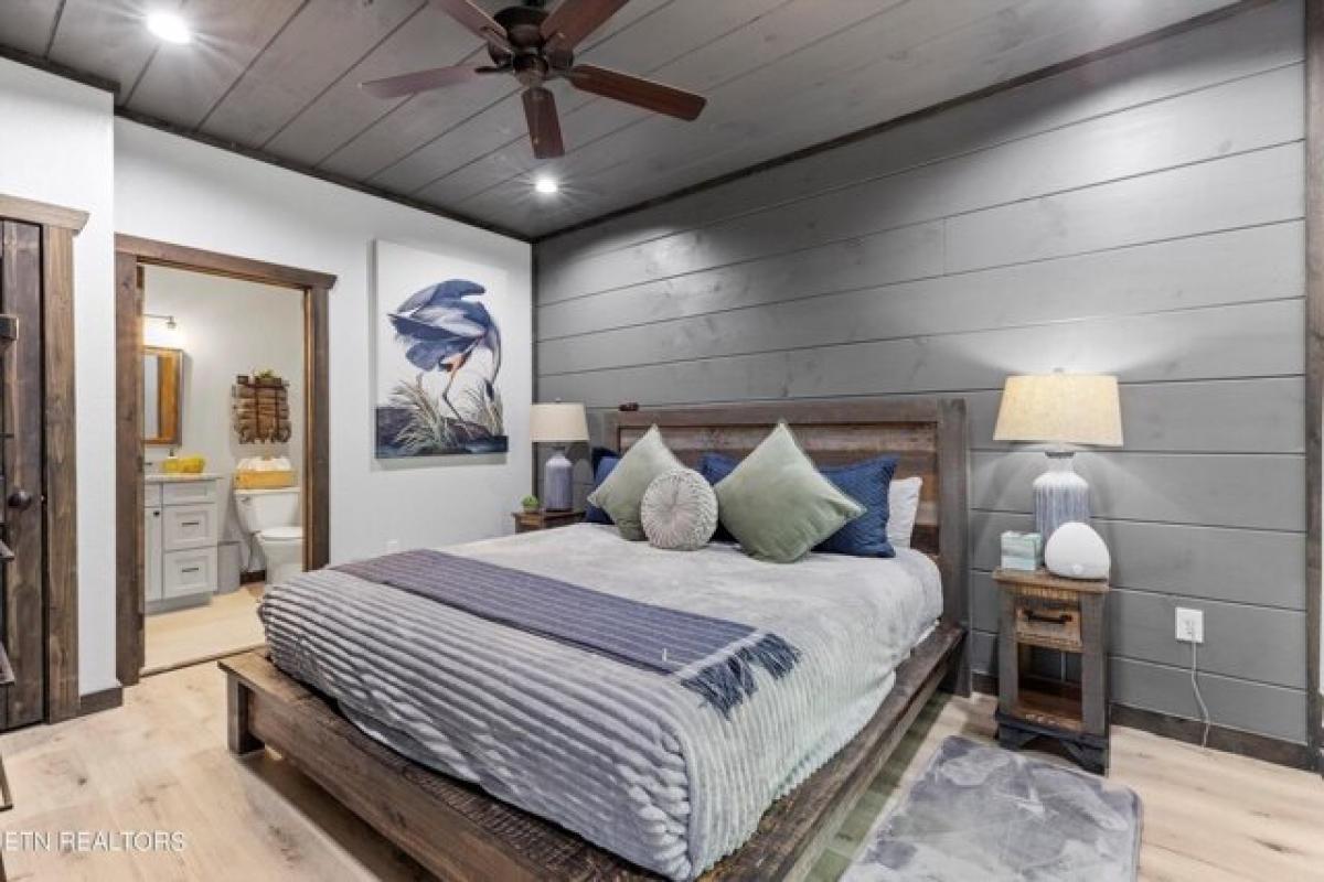 Picture of Home For Sale in Gatlinburg, Tennessee, United States