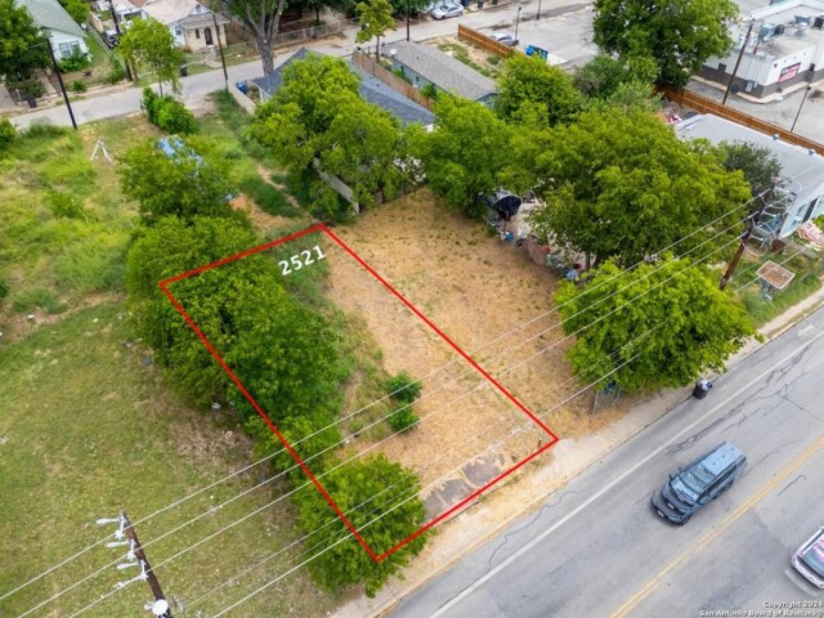 Picture of Residential Land For Sale in San Antonio, Texas, United States