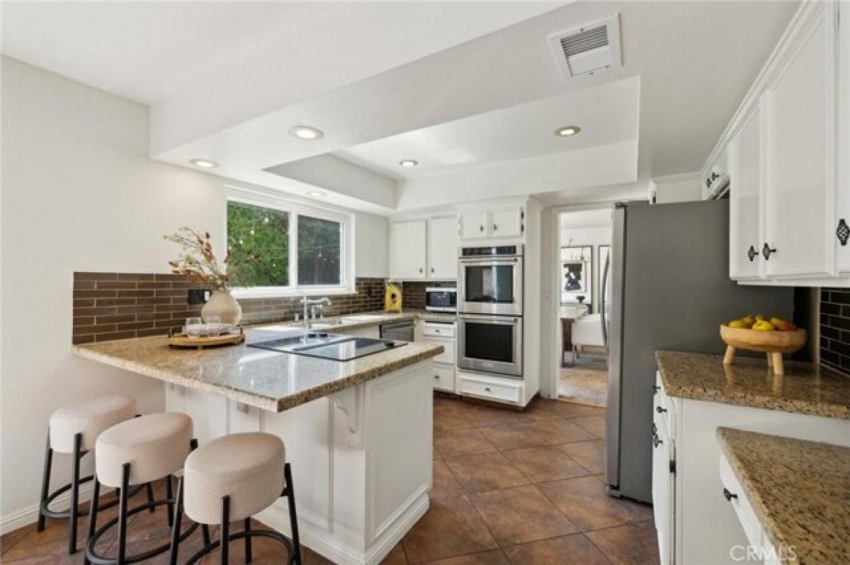 Picture of Home For Sale in Irvine, California, United States