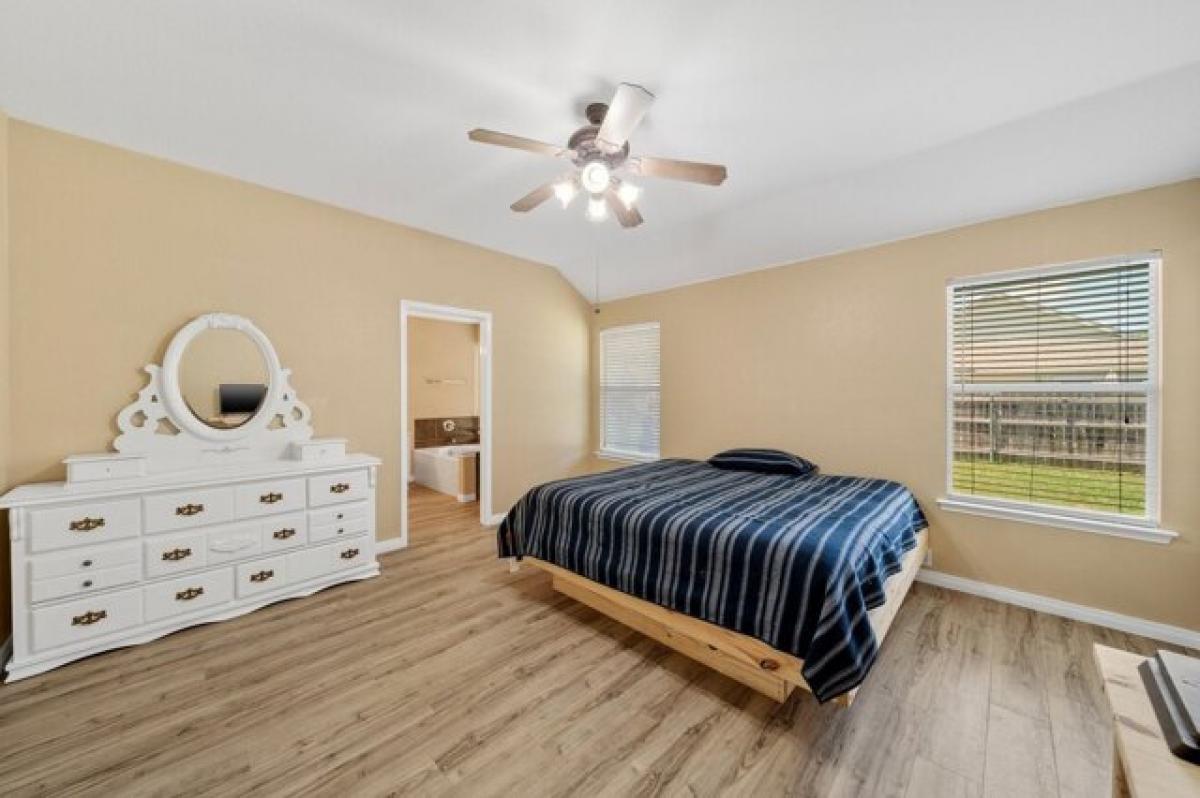 Picture of Home For Sale in Waxahachie, Texas, United States