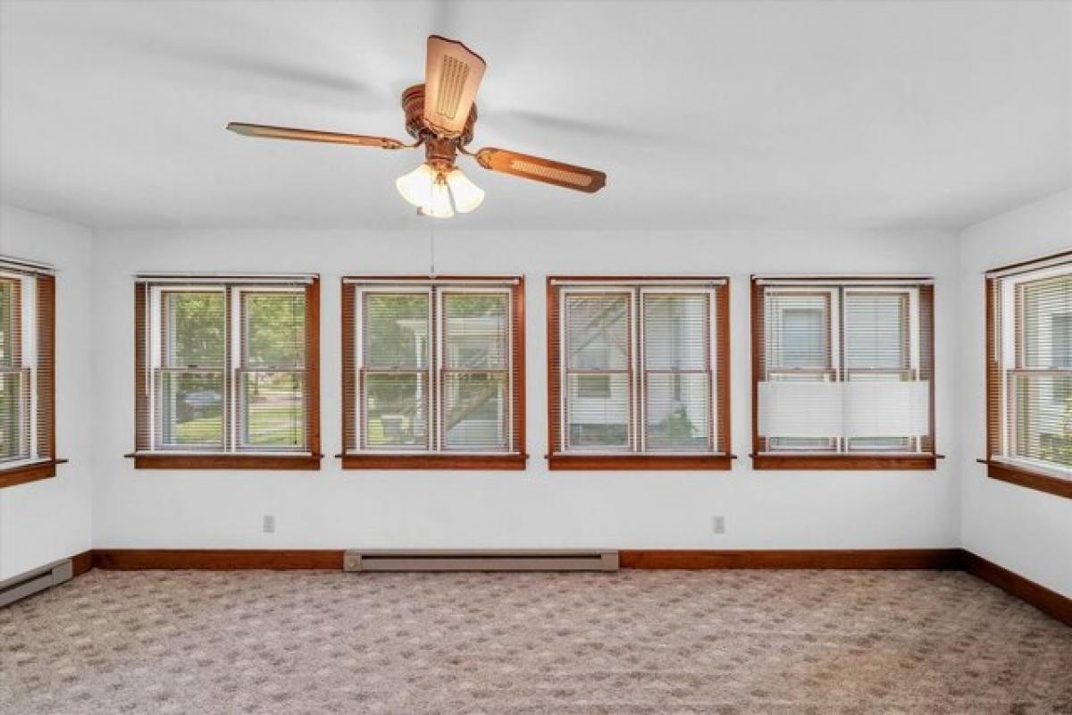 Picture of Home For Sale in Champaign, Illinois, United States