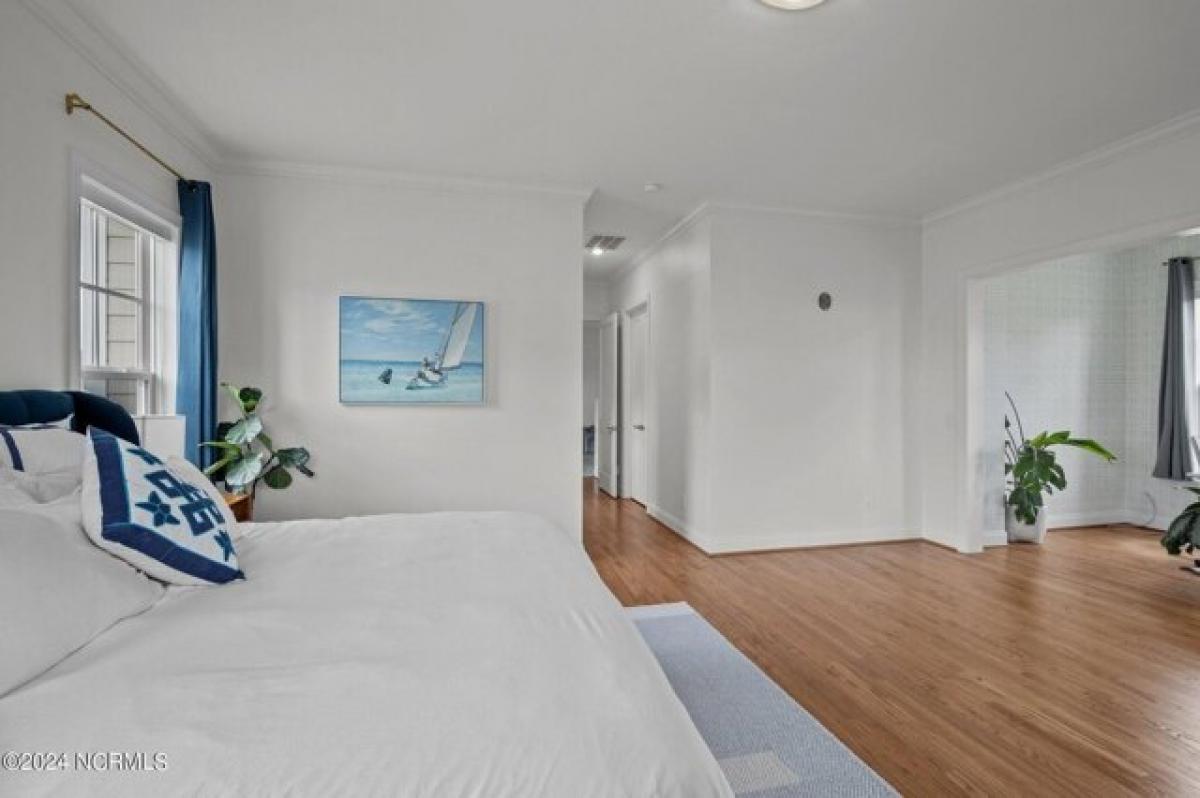 Picture of Home For Sale in New Bern, North Carolina, United States