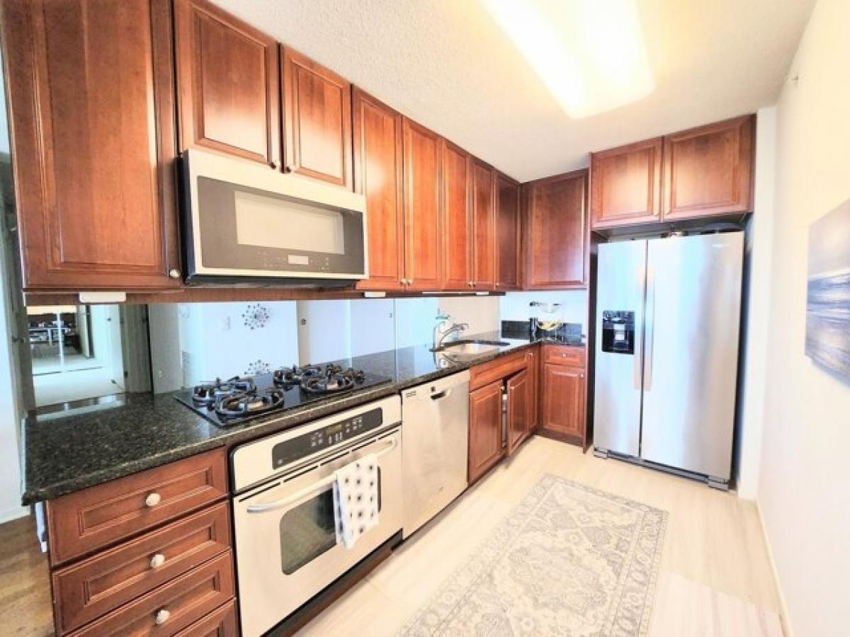 Picture of Home For Sale in Skokie, Illinois, United States