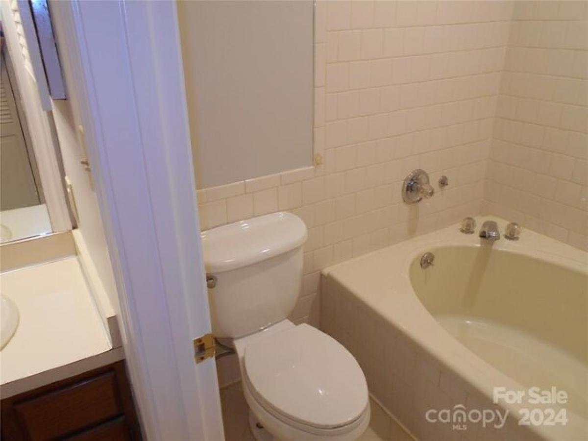 Picture of Home For Sale in Statesville, North Carolina, United States