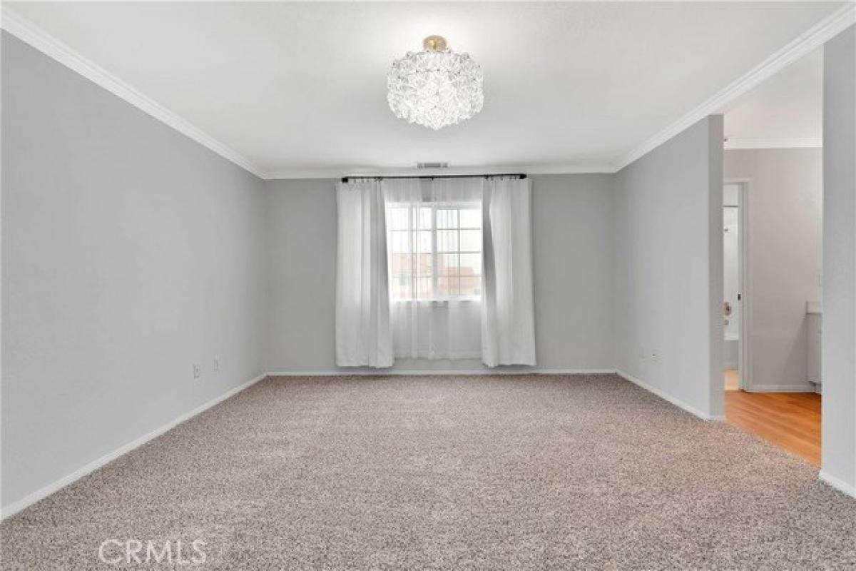 Picture of Home For Sale in Victorville, California, United States