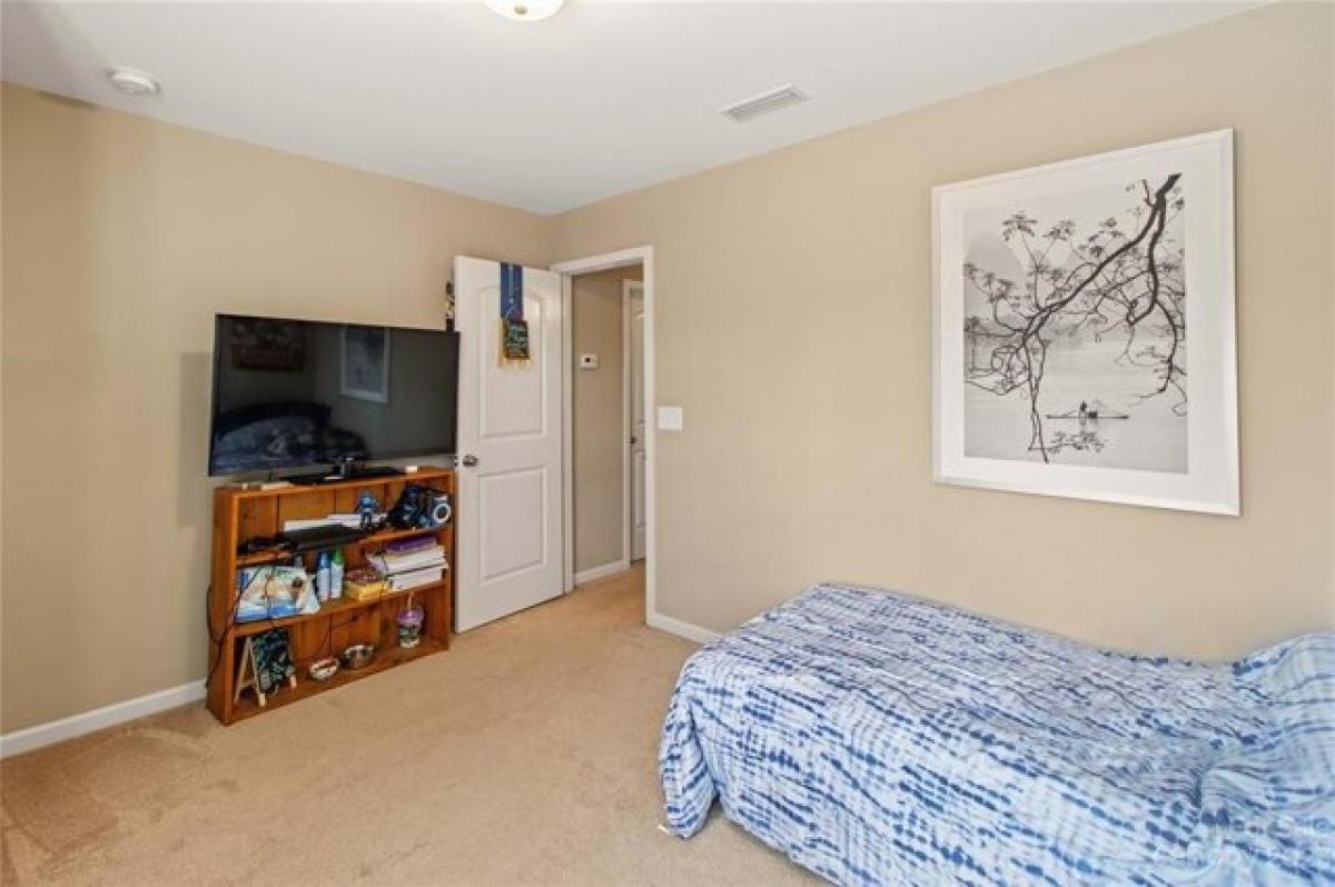 Picture of Home For Sale in Mooresville, North Carolina, United States