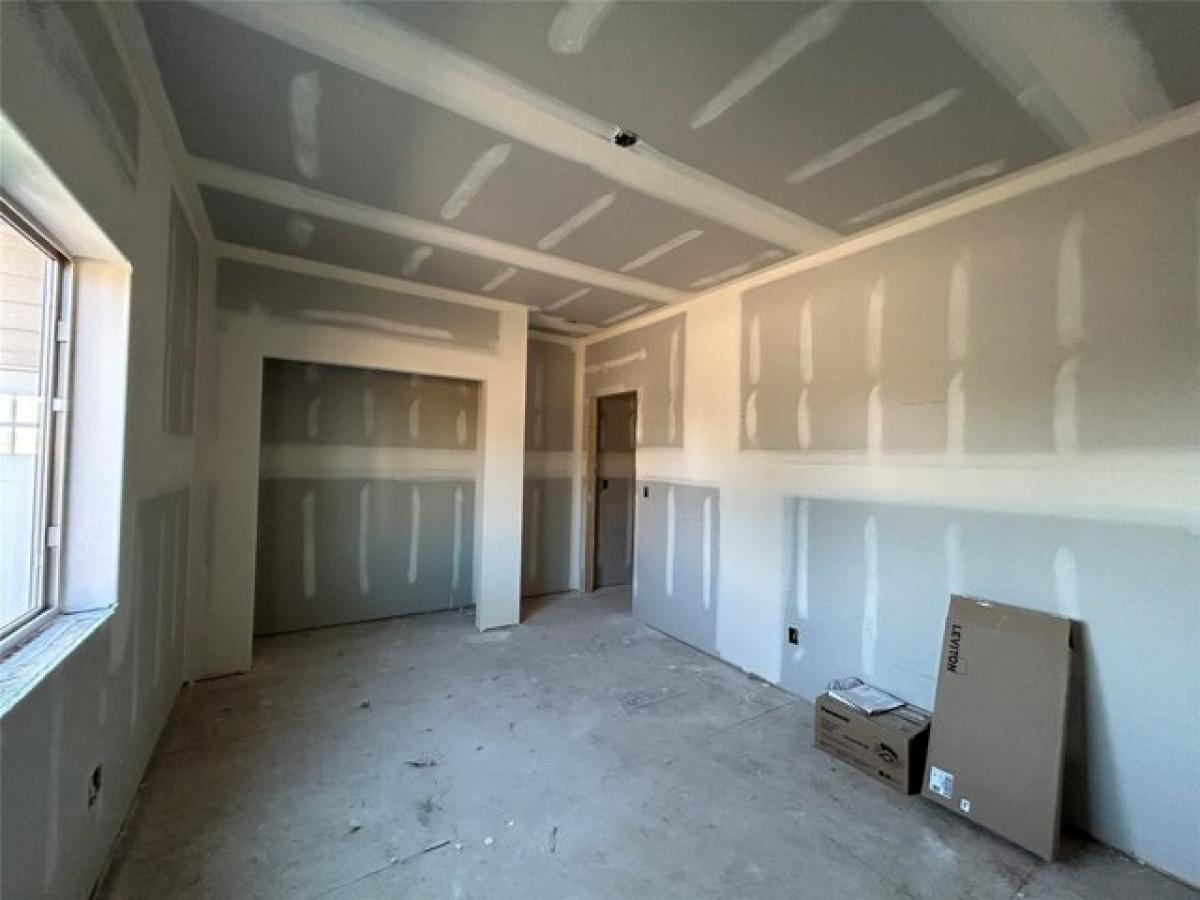 Picture of Home For Sale in Kalispell, Montana, United States