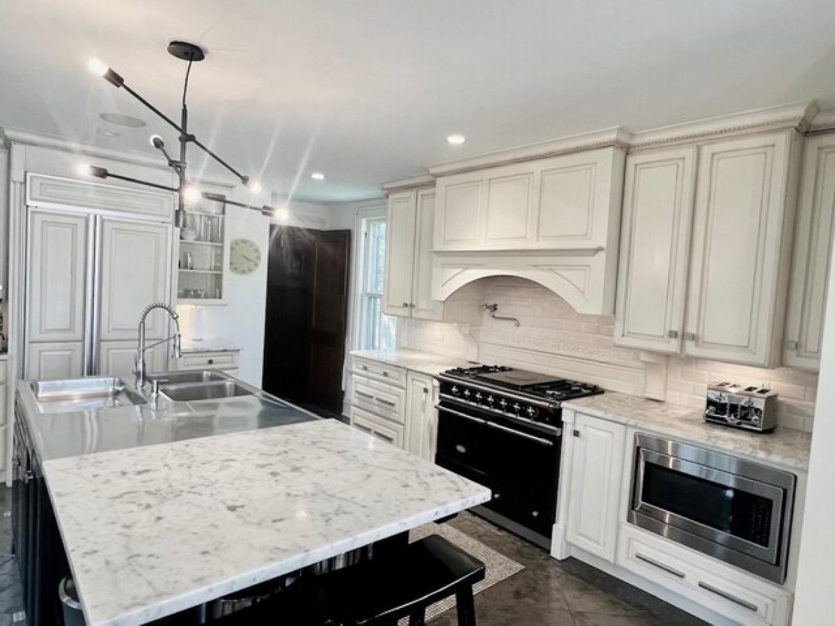 Picture of Home For Sale in Oak Park, Illinois, United States