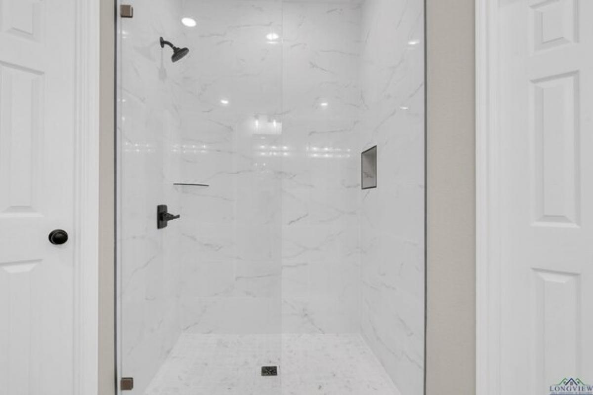 Picture of Home For Sale in Longview, Texas, United States