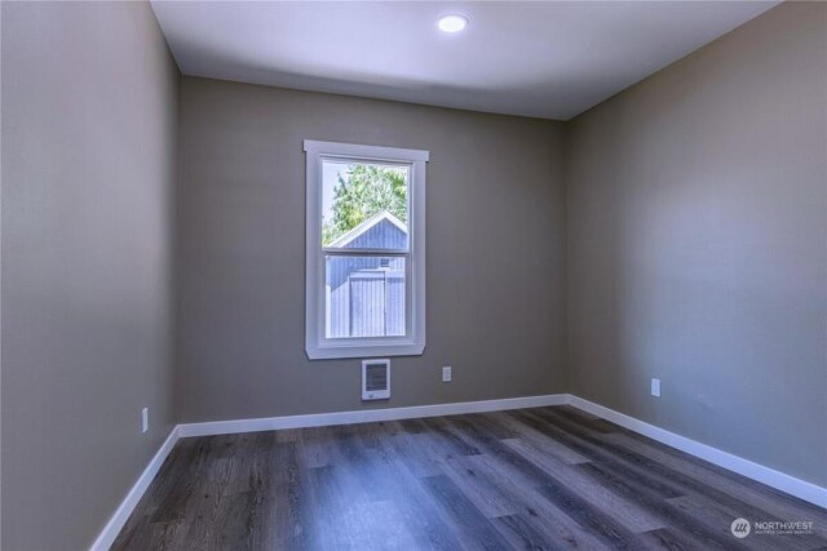 Picture of Home For Sale in Shelton, Washington, United States