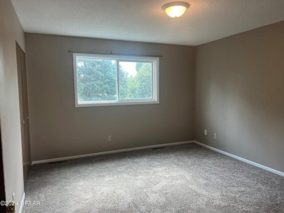 Picture of Home For Sale in Grand Forks, North Dakota, United States