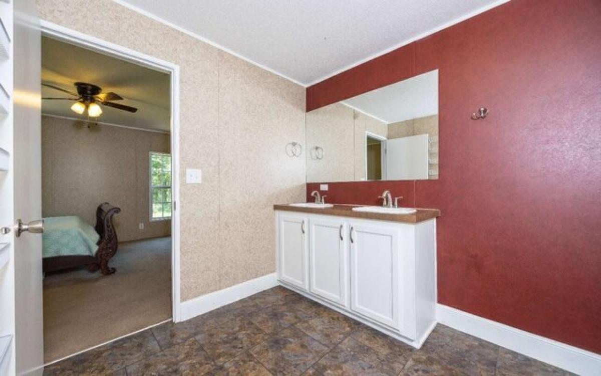 Picture of Home For Sale in Live Oak, Florida, United States