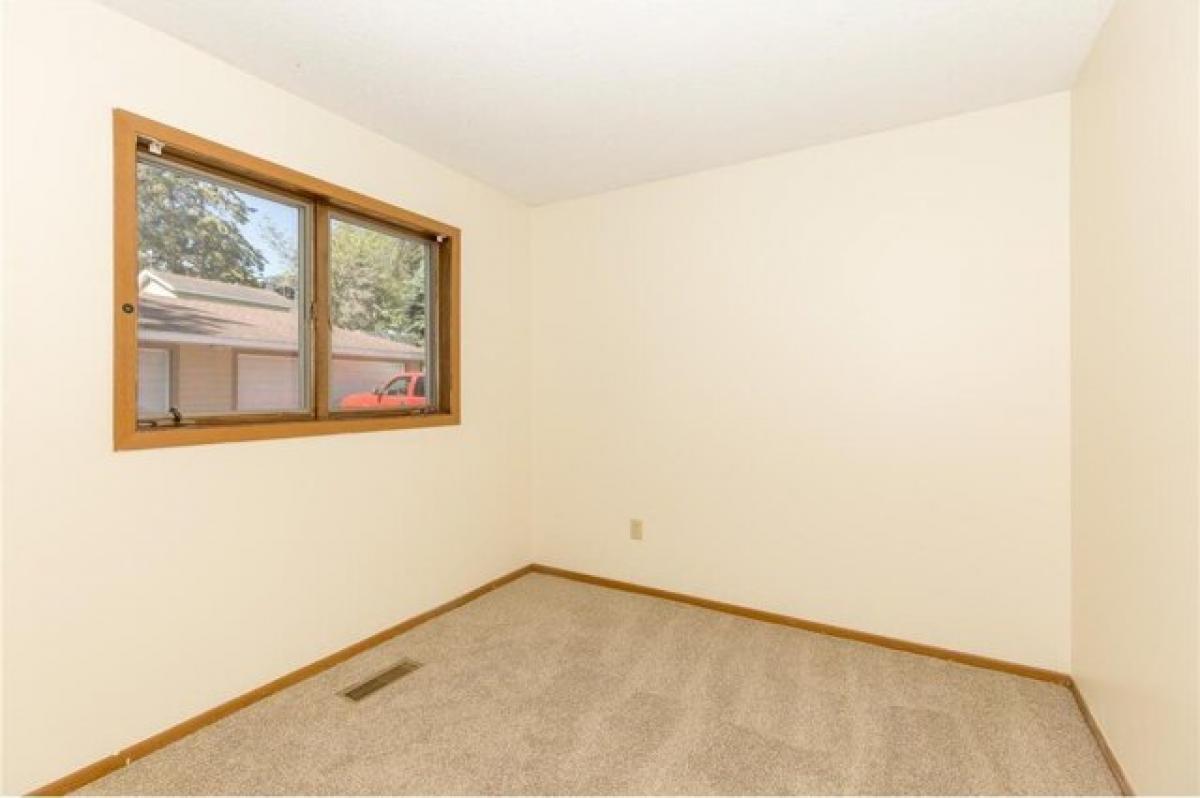 Picture of Home For Sale in Shakopee, Minnesota, United States