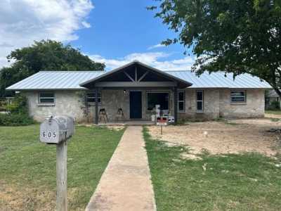 Home For Sale in Kerrville, Texas
