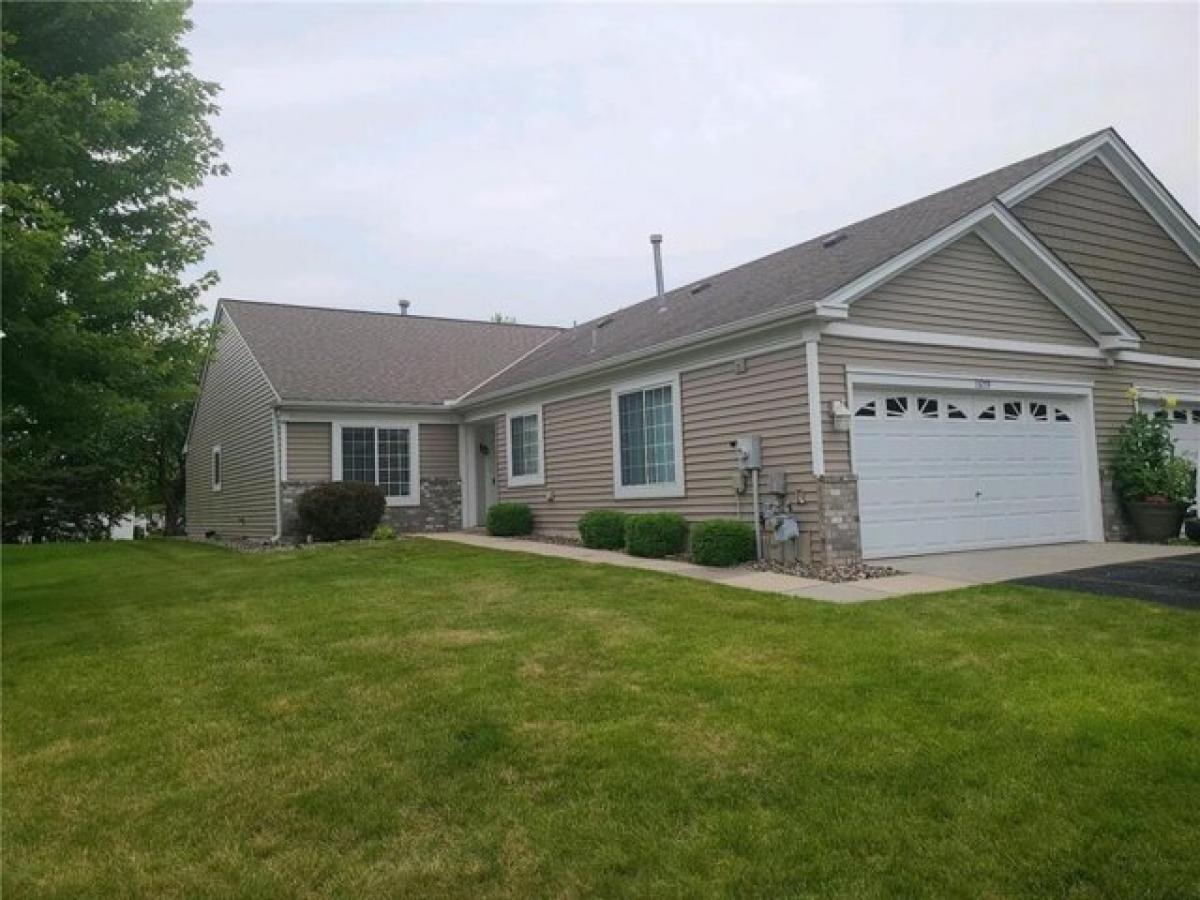 Picture of Home For Sale in Eden Prairie, Minnesota, United States