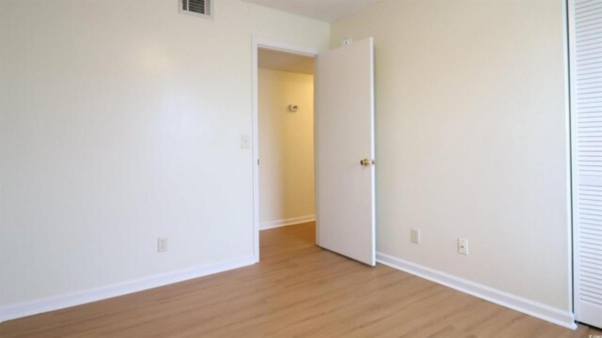 Picture of Home For Sale in Surfside Beach, South Carolina, United States