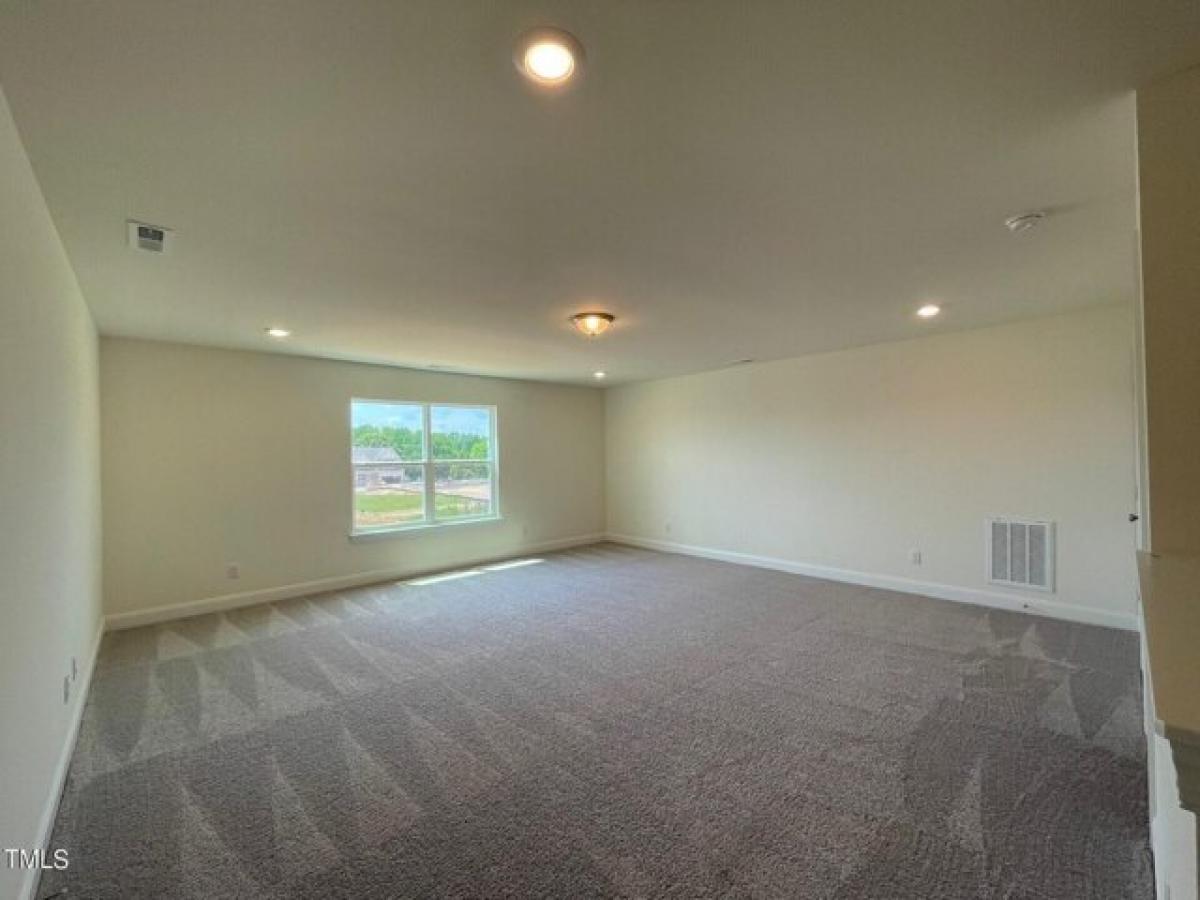 Picture of Home For Sale in Fuquay Varina, North Carolina, United States