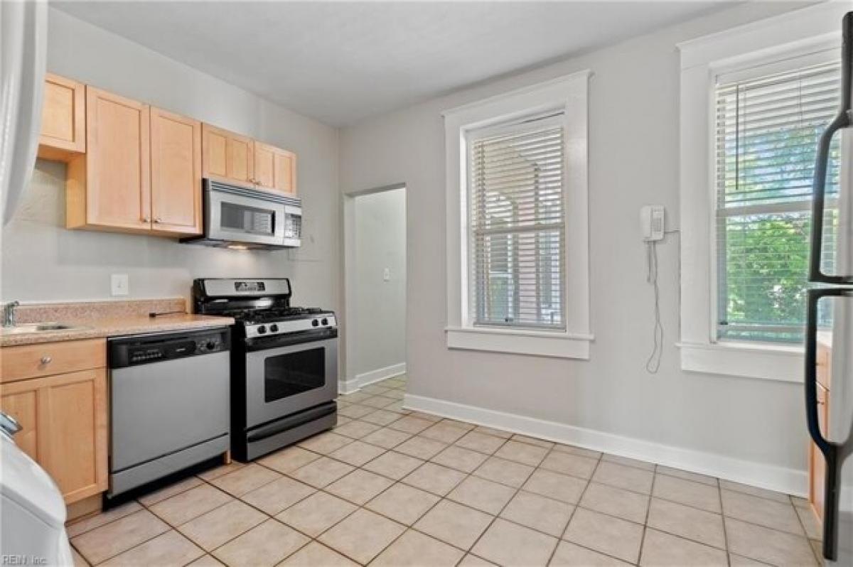 Picture of Home For Sale in Norfolk, Virginia, United States