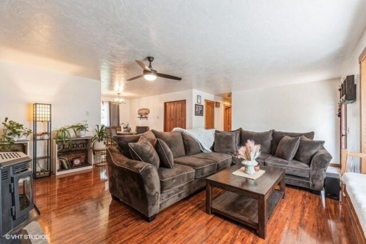 Picture of Home For Sale in Kalispell, Montana, United States