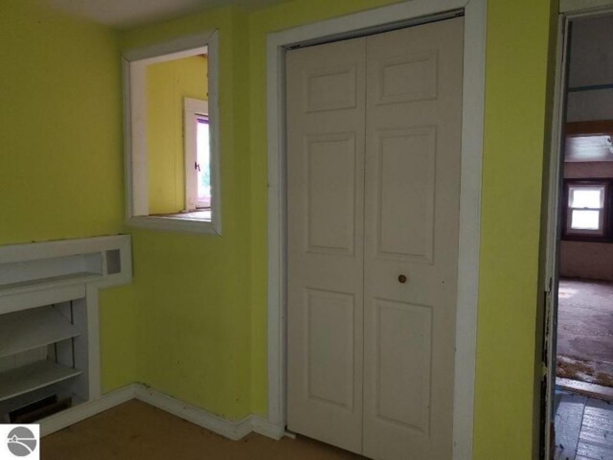 Picture of Home For Sale in Mount Pleasant, Michigan, United States