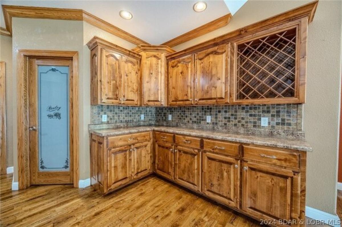 Picture of Home For Sale in Sunrise Beach, Missouri, United States