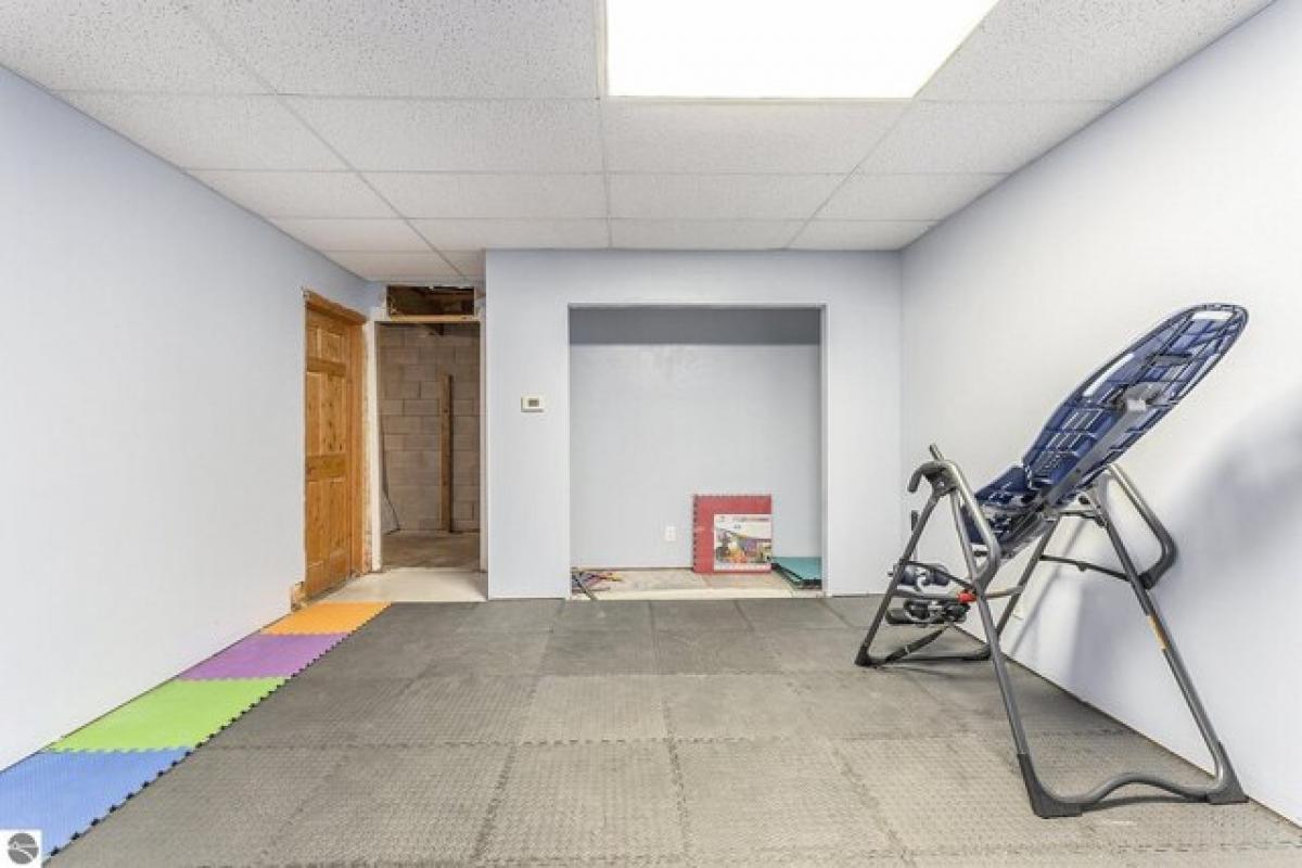 Picture of Home For Sale in Williamsburg, Michigan, United States