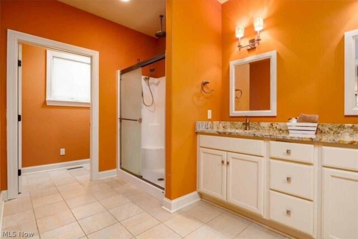 Picture of Home For Sale in Akron, Ohio, United States