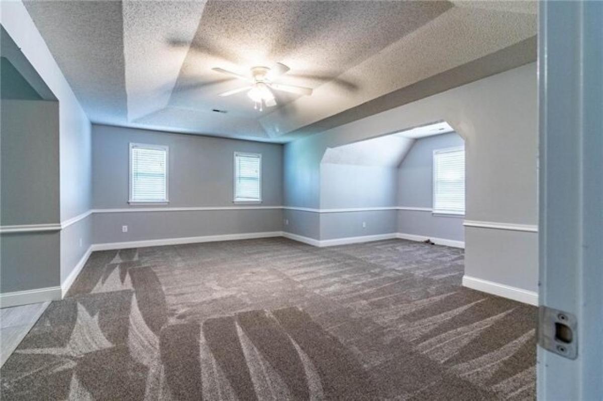 Picture of Home For Sale in Warrensburg, Missouri, United States